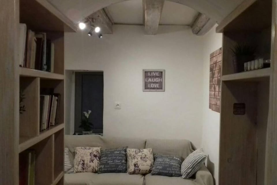Cosy little modern-rustic apartment in Corfu center. Apartment in Corfu