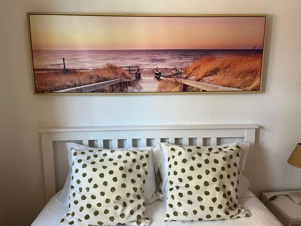 Bed, Photo of the whole room, Decorative detail, Bedroom