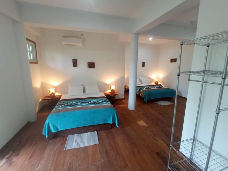 La Luciernaga Big Creek Bed and Breakfast in Bocas del Toro Province