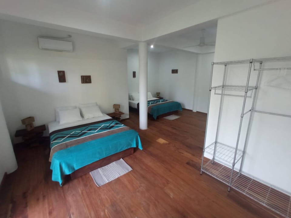 La Luciernaga Big Creek Bed and Breakfast in Bocas del Toro Province