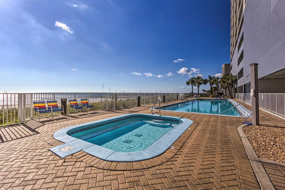 Beachfront PCB Condo w/ Ocean Views & Pool Access! House in Panama City Beach