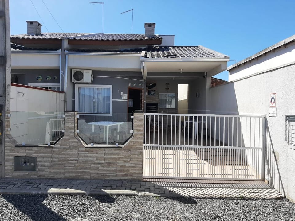 Casa do Guina Itapoá SC House in State of Santa Catarina