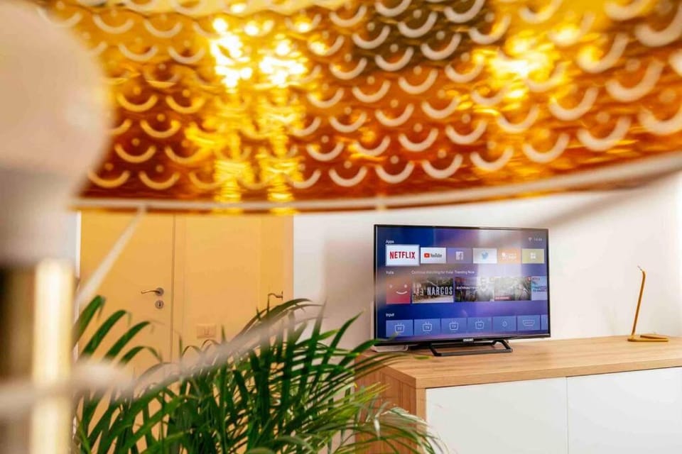 Beautiful Apartment - Top Location - Netflix+Balcony Apartment in Bucharest