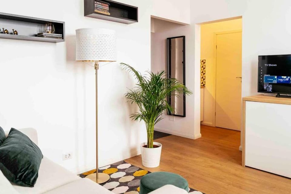 Coffee/tea facilities, Kitchen or kitchenette, Living room, Seating area