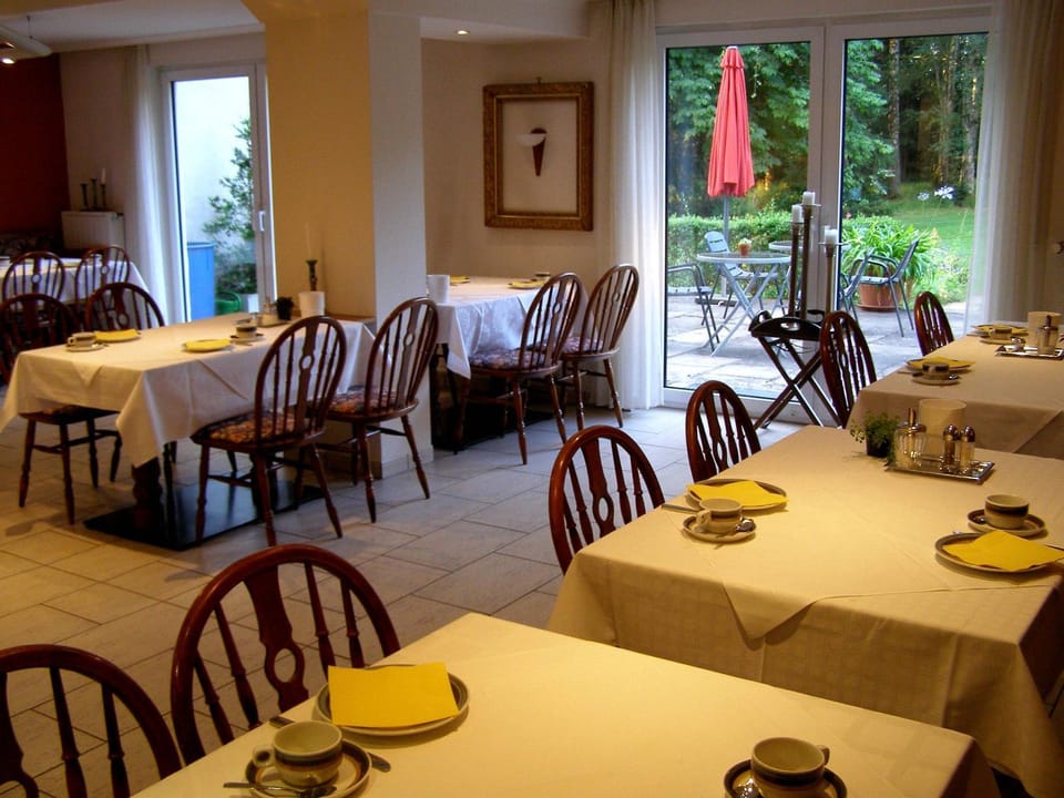 Food and drinks, Decorative detail, Internal: Not applicable to any particular room