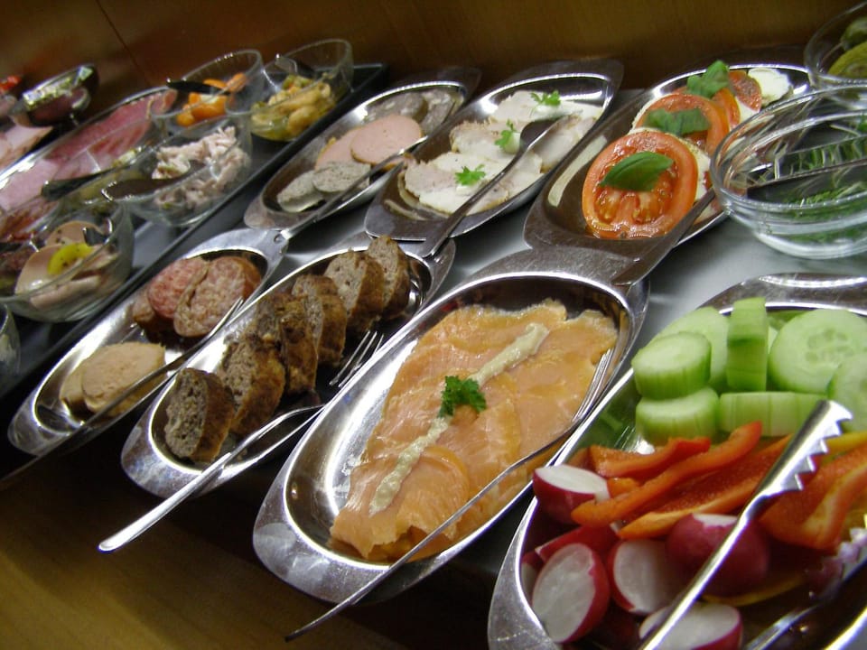 Breakfast, Buffet breakfast