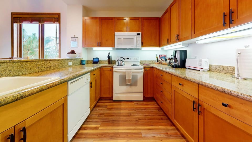 Eagle Run #103 condo Apartment in Mammoth Lakes
