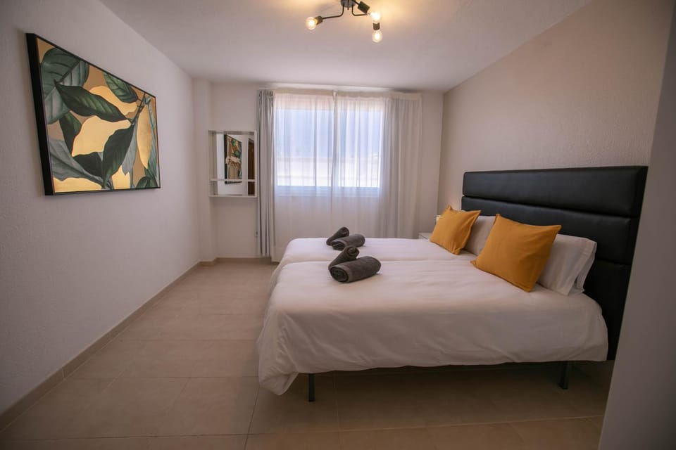 Photo of the whole room, Bedroom
