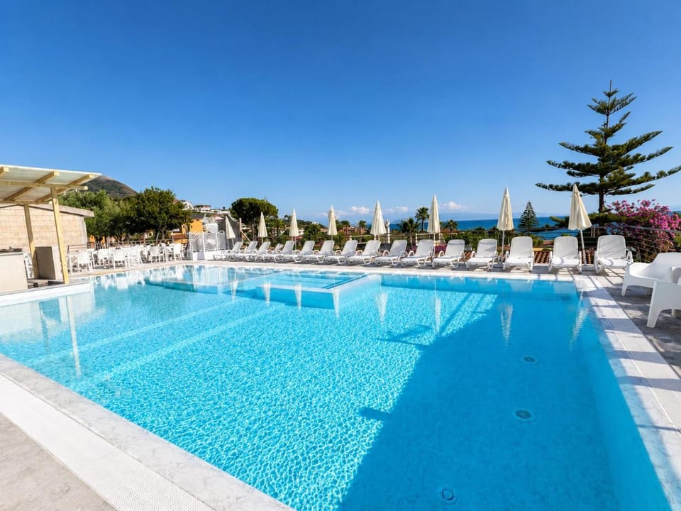 Day, Pool view, Swimming pool, sunbed