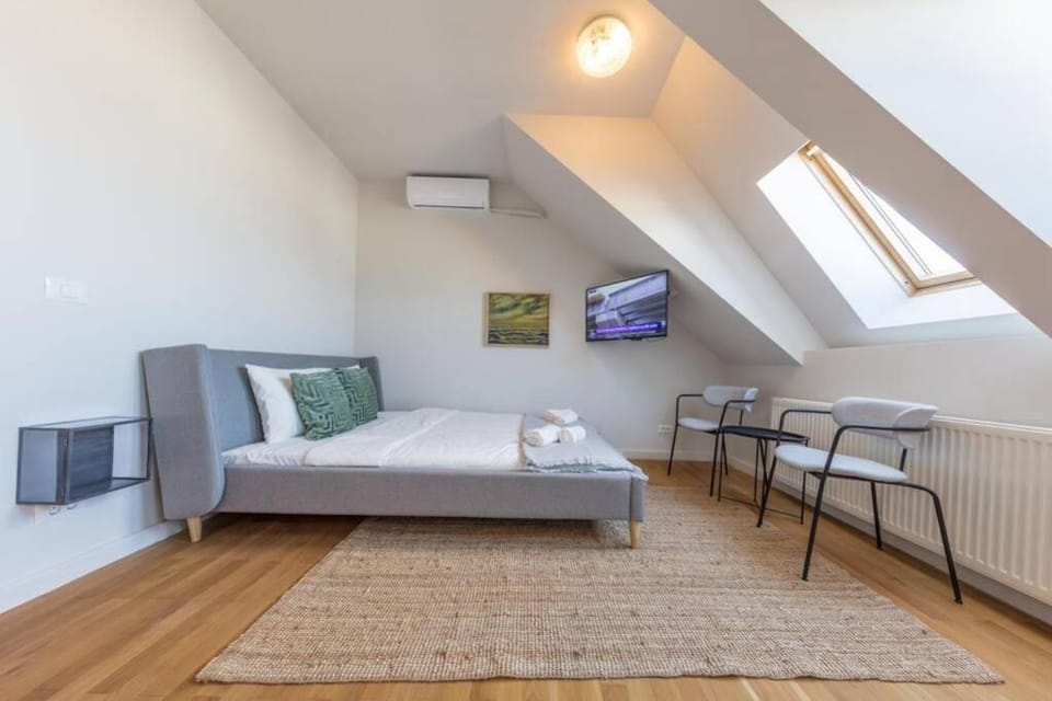 Vivando - Scandic Studio F + Parking Apartment in Bucharest