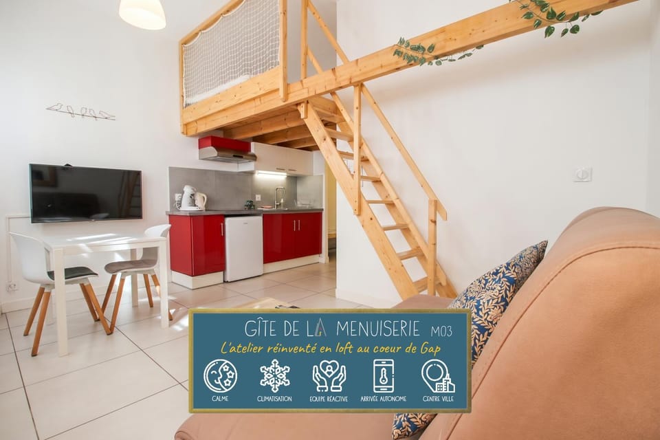 Living room, Text overlay