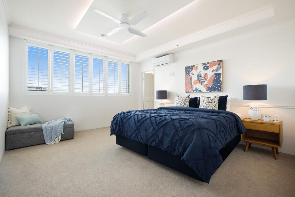 Bed, Photo of the whole room, Bedroom, Guests, Sunset, wardrobe