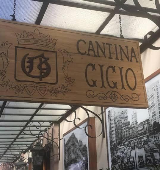 Apartamento para pessoas de família ou a negócio, Ap Grande 3 quartos no Brás próximo igreja Mundial,mercado municipal, 25 de março, templo Salomão, metro Dom Pedro ll, bancos, mercado e etc Apartment in Sao Paulo City