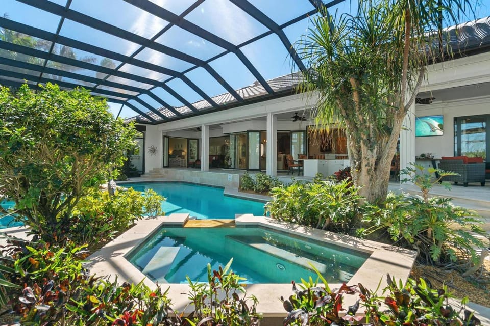 Conover Court Villa House in Marco Island