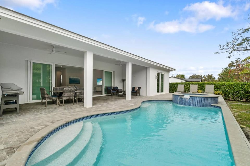 445 S. Heathwood House in Marco Island