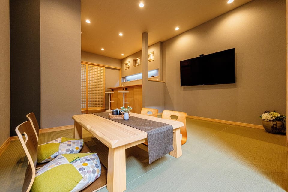 TV and multimedia, Living room, Seating area