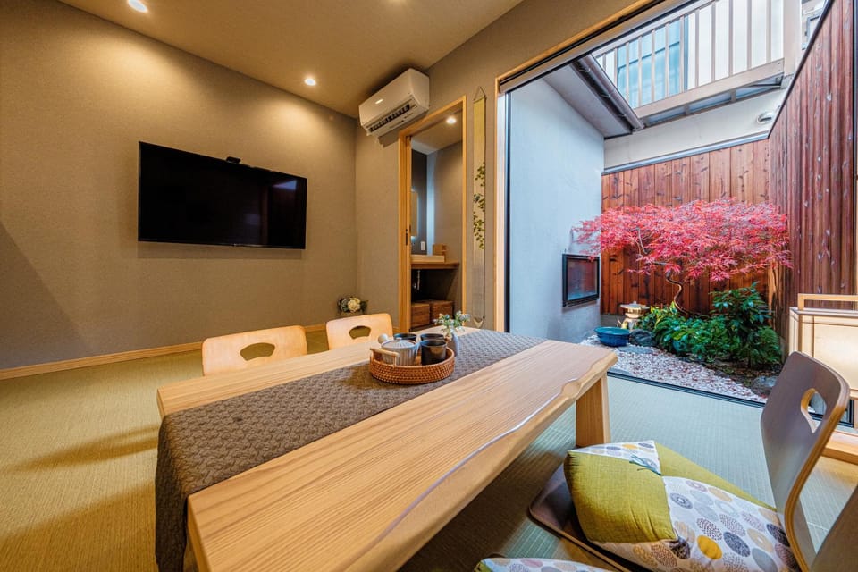 Garden, TV and multimedia, Living room, Garden view