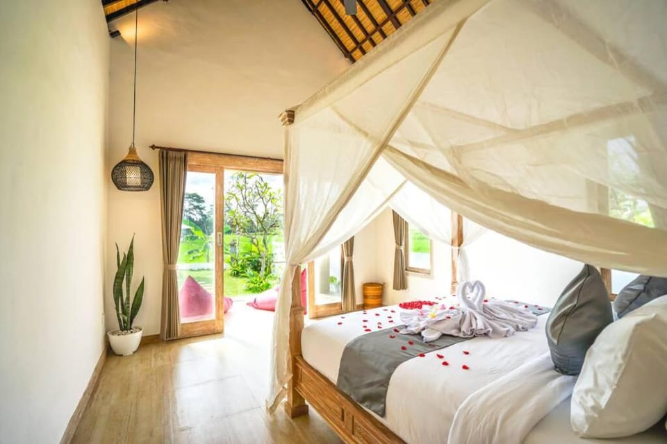 2 BR Villa with open view of rice paddies & sunset Villa in Tampaksiring