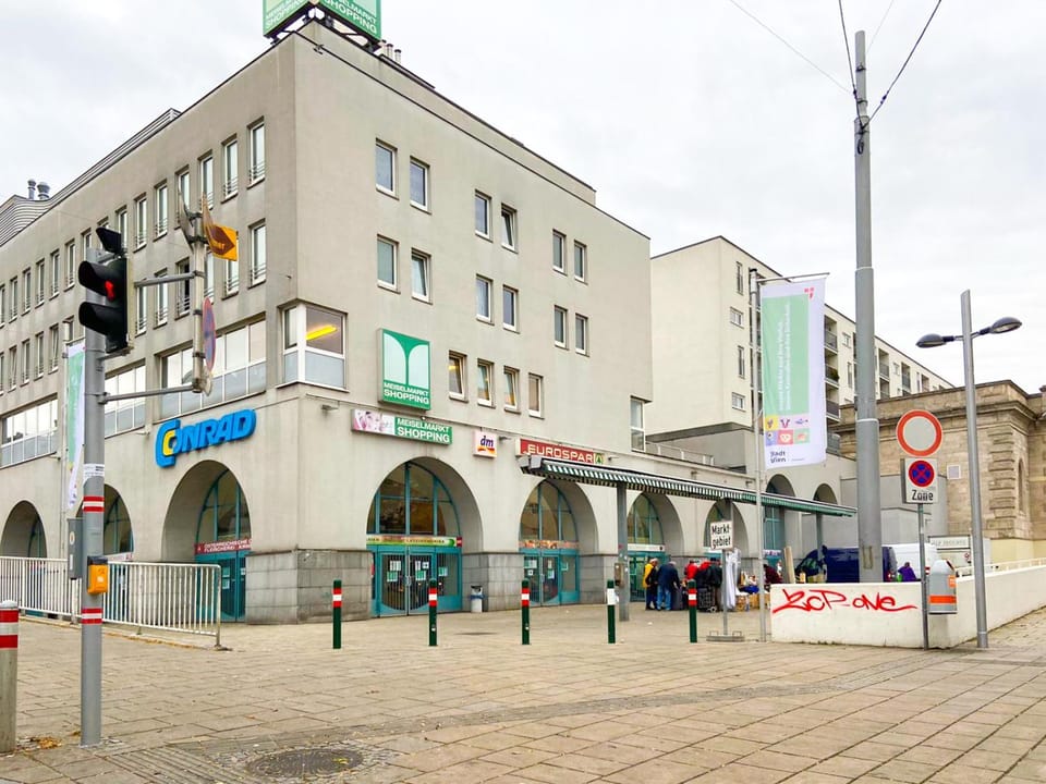Neighbourhood, Shopping Area