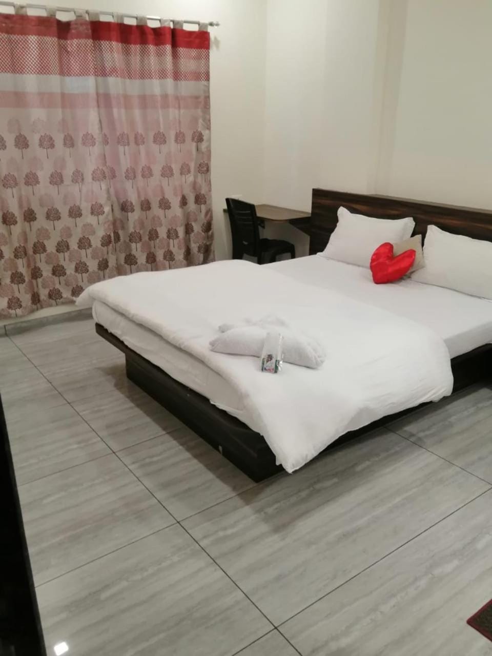 Bed, Bedroom, air conditioner