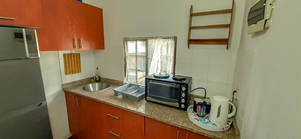 Coffee/tea facilities, Kitchen or kitchenette