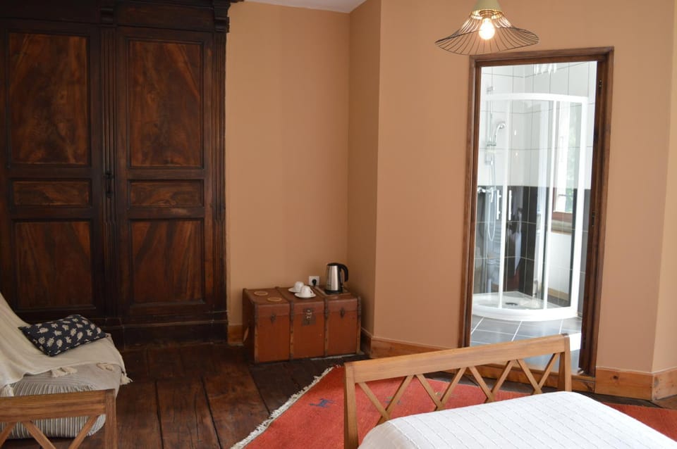 Bathroom, Photo of the whole room, storage