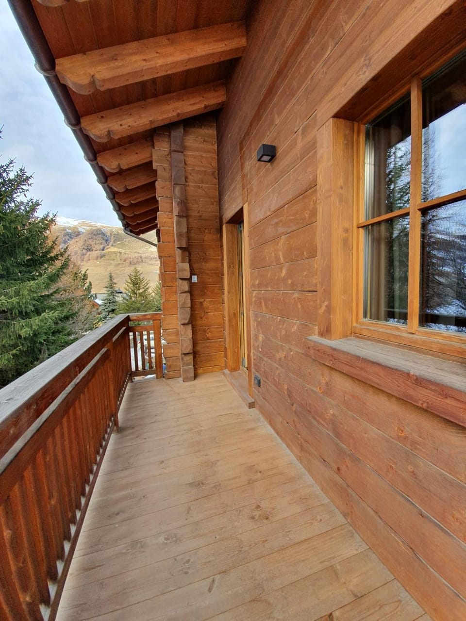 Mountain view, Inner courtyard view