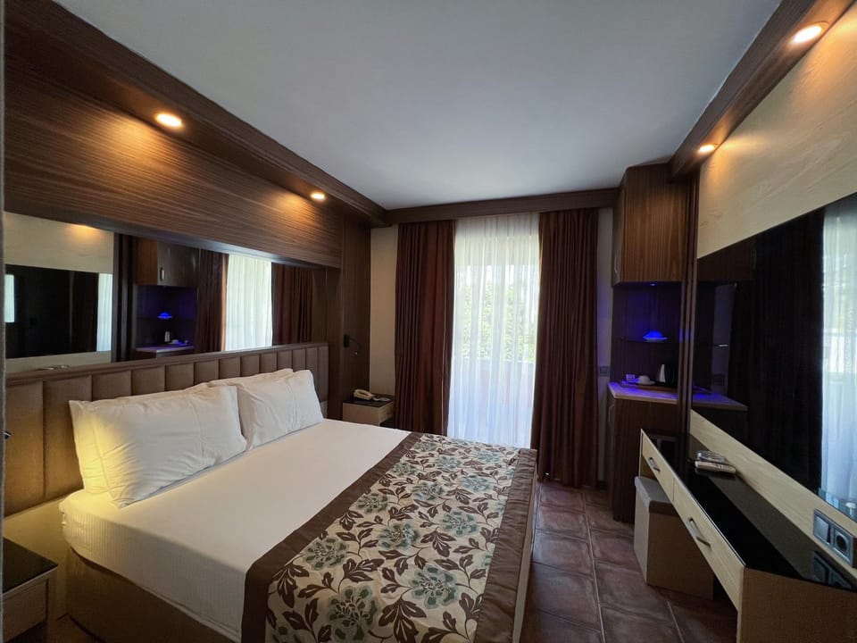 Bed, Photo of the whole room