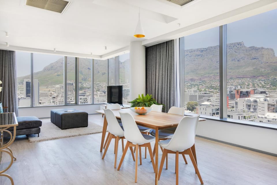 TV and multimedia, Living room, Dining area, City view, Mountain view, Street view