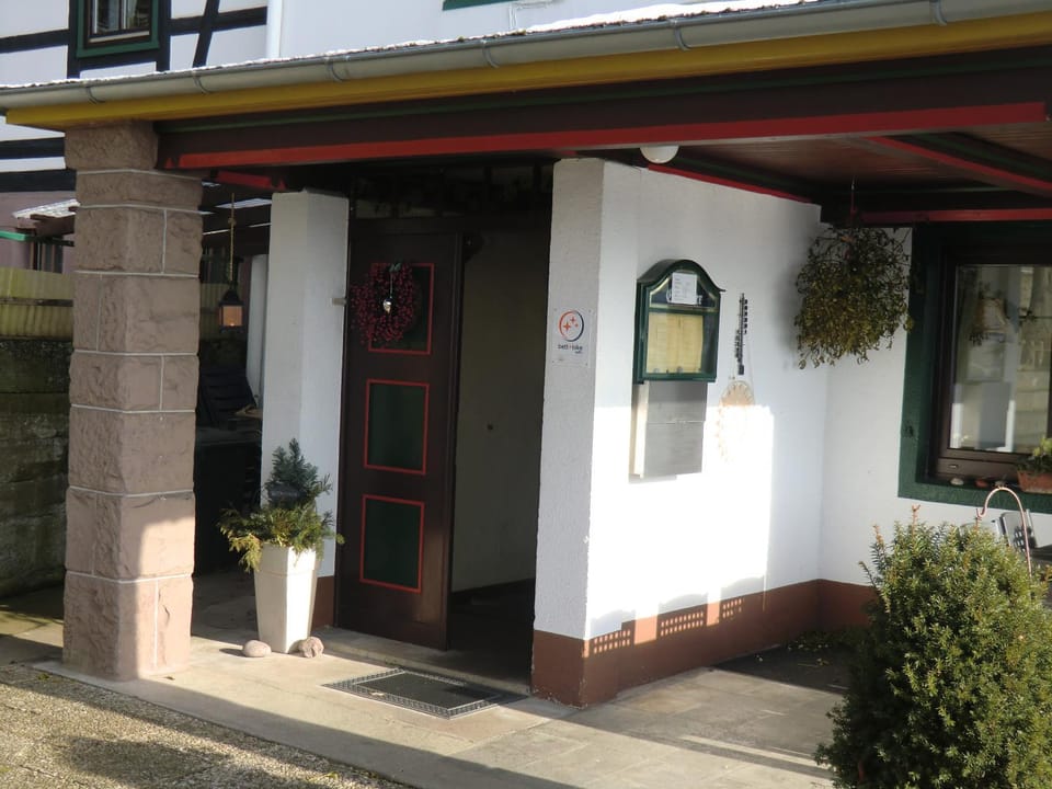 Facade/entrance