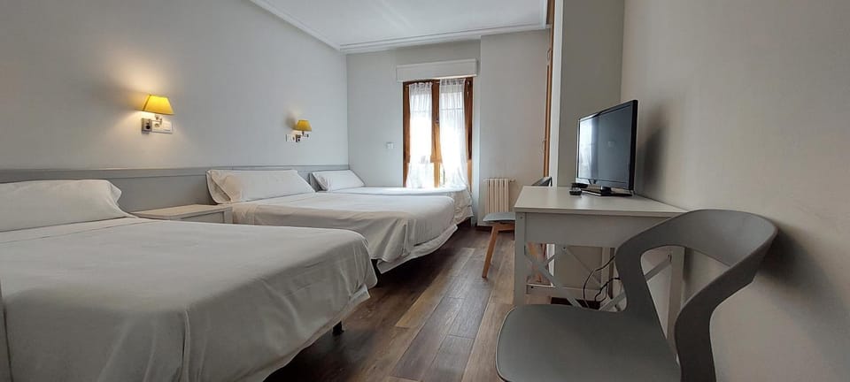 Pensión Romero Bed and Breakfast in Oviedo