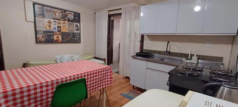 Apartamento térreo com ar condicionado e 2 suítes bem localizado Apartment in Garopaba