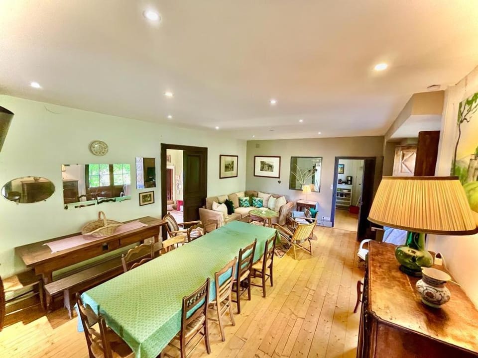 Seating area, Dining area, Meeting/conference room