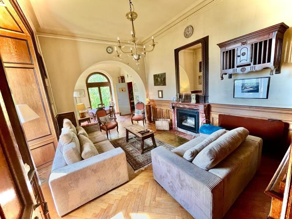 Living room, Seating area, flat iron