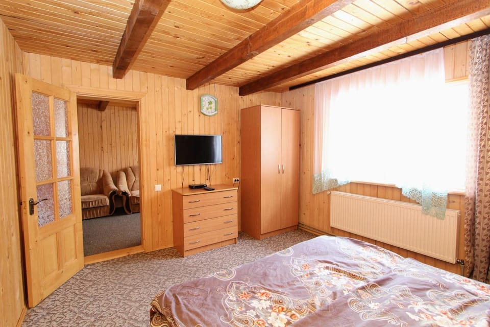 Bed, TV and multimedia, Photo of the whole room, Bedroom, wardrobe