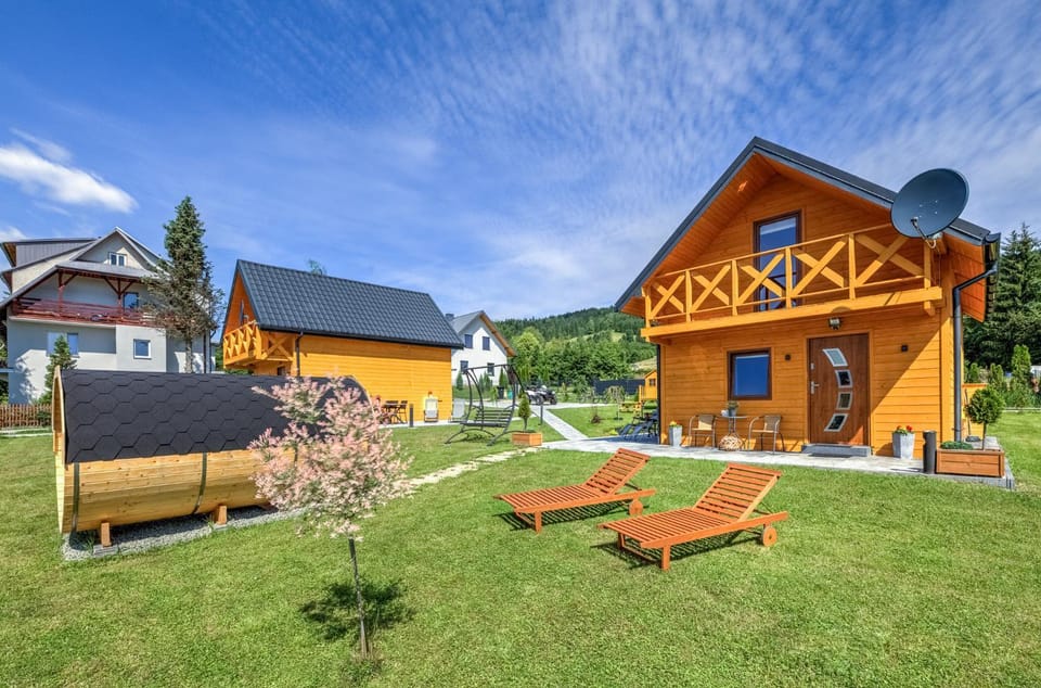 Property building, Garden, Garden, Garden view, sunbed