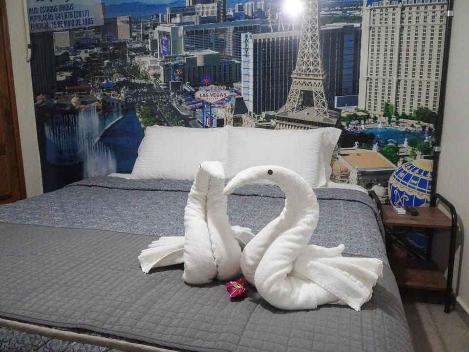 Photo of the whole room, Bedroom