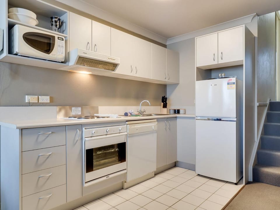 Kitchen or kitchenette, dishwasher, minibar, pet friendly, stove