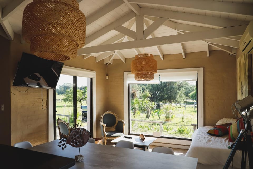 Communal lounge/ TV room, Garden, TV and multimedia, Photo of the whole room, Seating area, Evening entertainment, Garden view