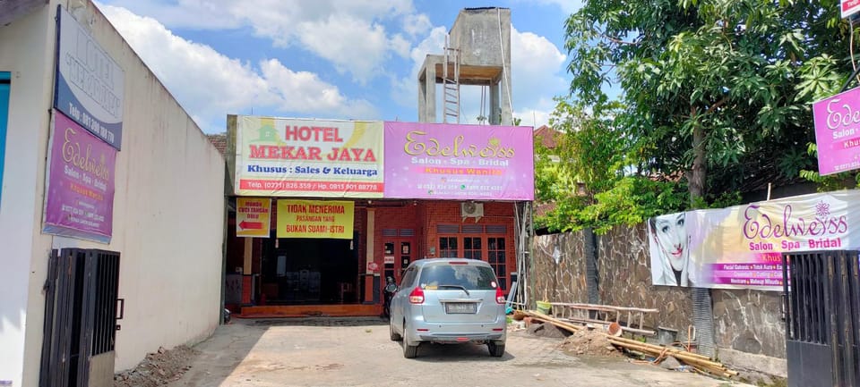 Property building, Facade/entrance