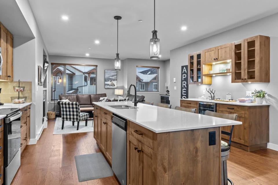 Echo Landing #42 by Bear Country House in British Columbia
