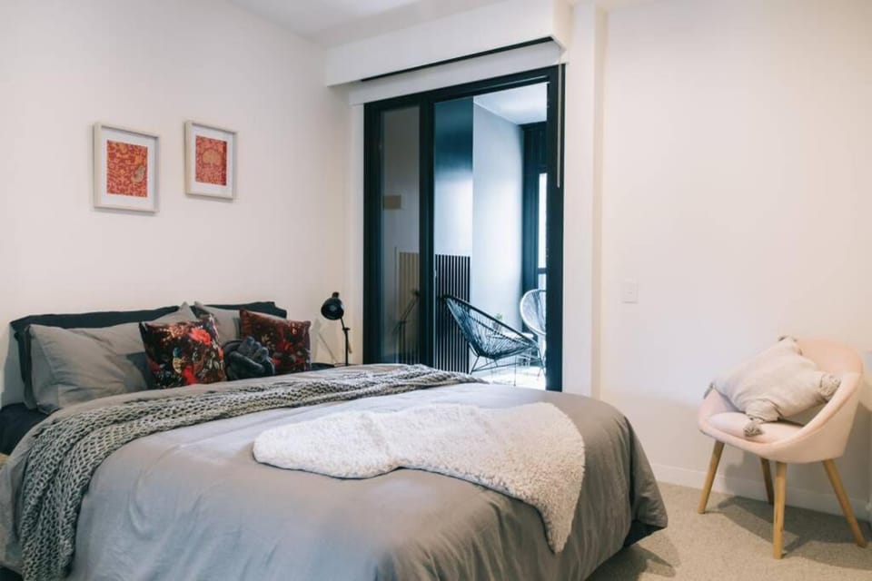 Docklands 2BR Apartment with Parking Apartment in Melbourne