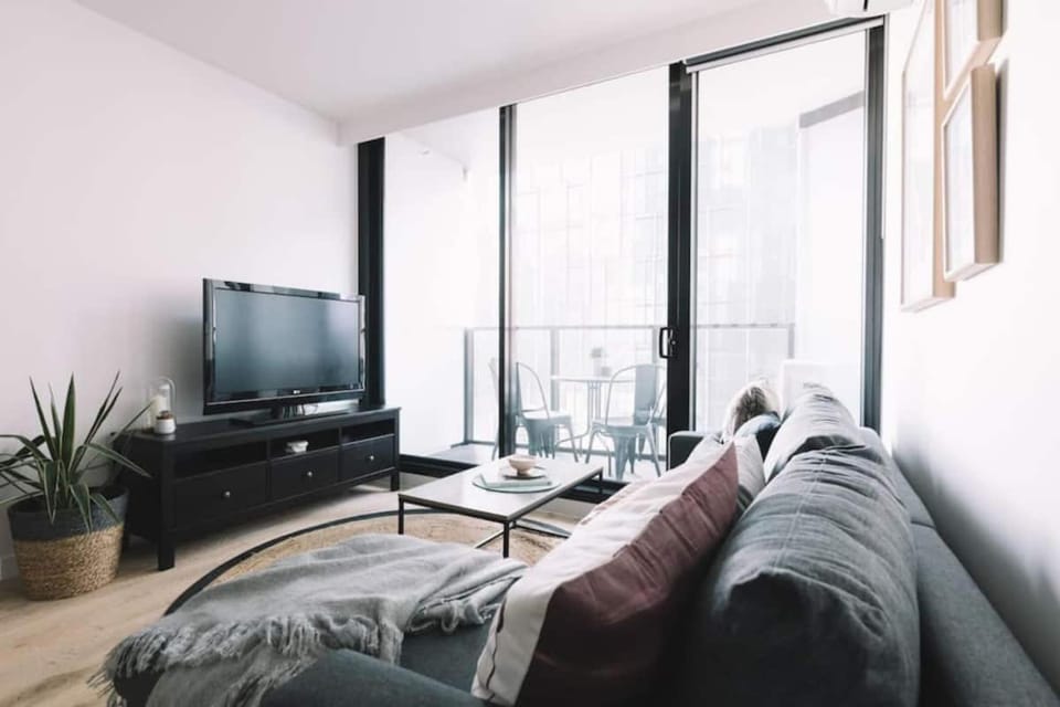 2BR Prime Location! Near QV Market & in Free Tram Zone Apartment in Melbourne