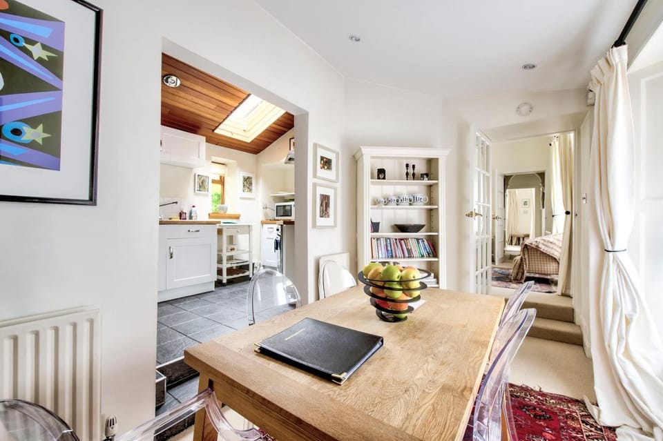 GuestReady - Classic Charm near Holyrood Park House in Edinburgh
