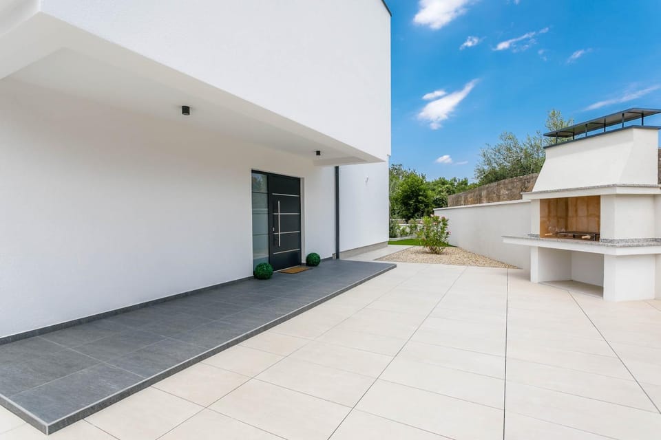 Patio, Facade/entrance, Balcony/Terrace