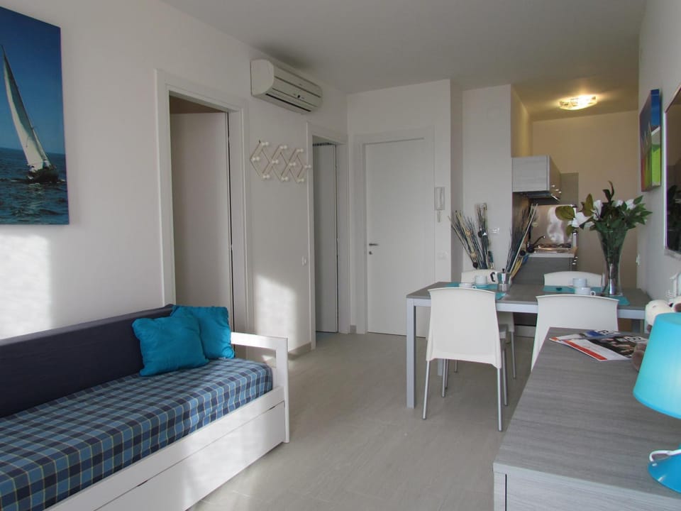 Kitchen or kitchenette, Living room, Dining area