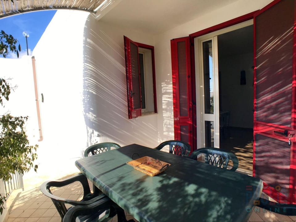 Property building, Patio, Day, View (from property/room), Balcony/Terrace, Living room, Seating area, Dining area