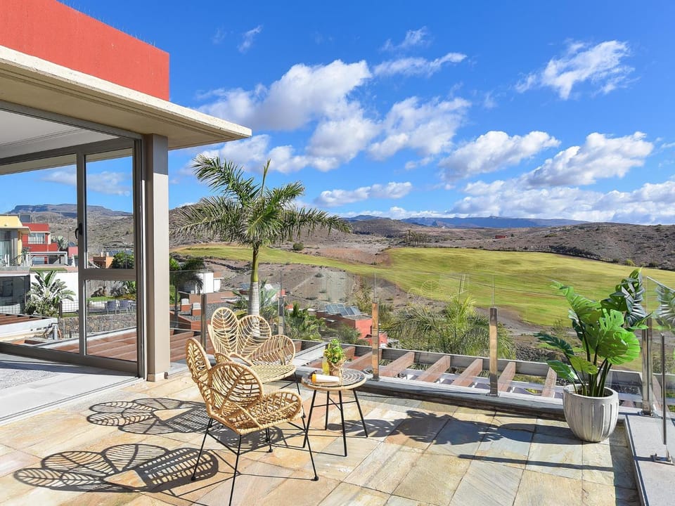 Balcony/Terrace, Mountain view