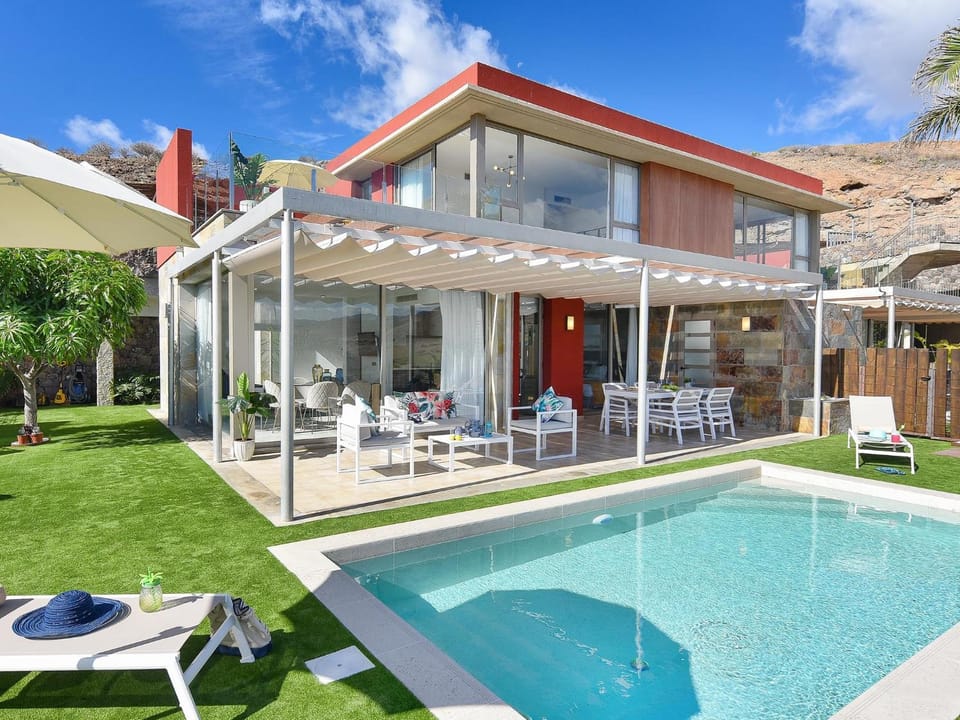 Garden, Balcony/Terrace, Seating area, Dining area, Swimming pool