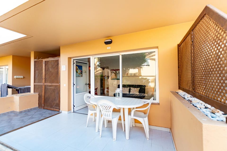 Patio, Facade/entrance
